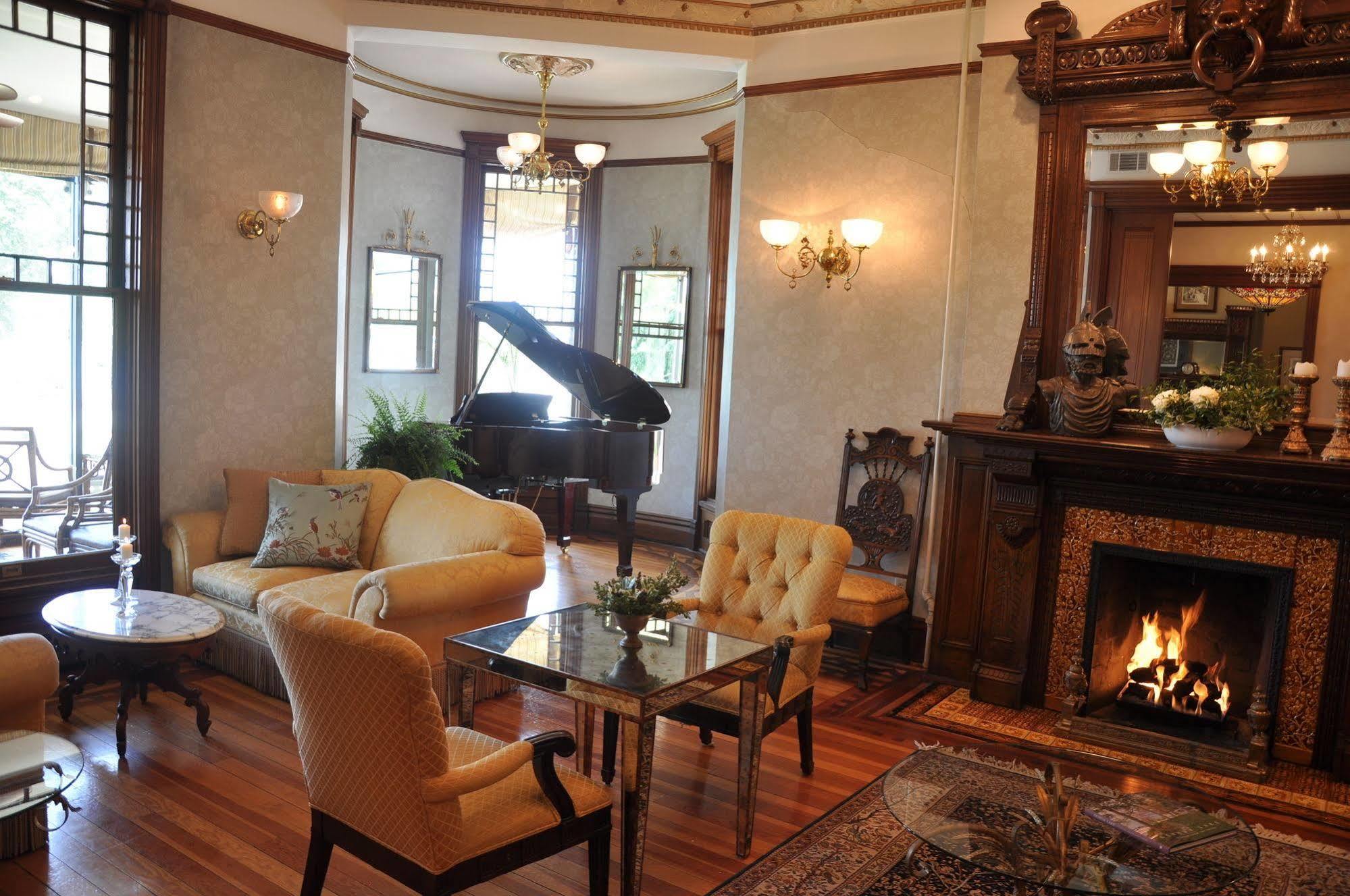 Baker House Hotel Lake Geneva Exterior photo